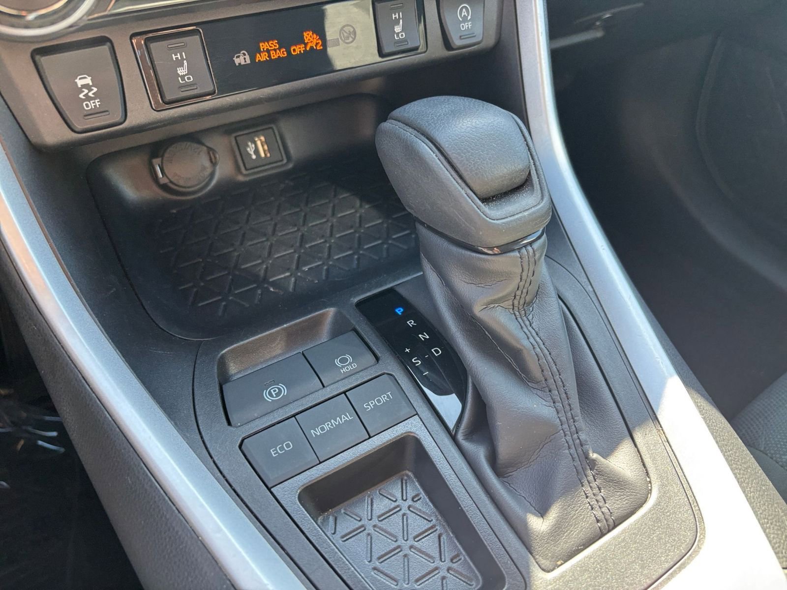 Used 2025 Toyota RAV4 XLE w/ Weather Package FWD image 42