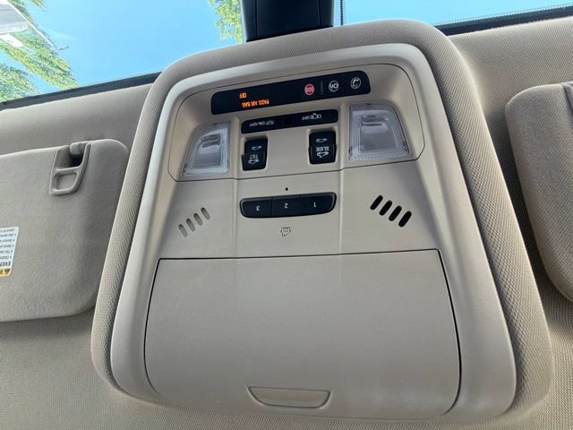 Used 2017 GMC Acadia Denali w/ Technology Package FWD image 25