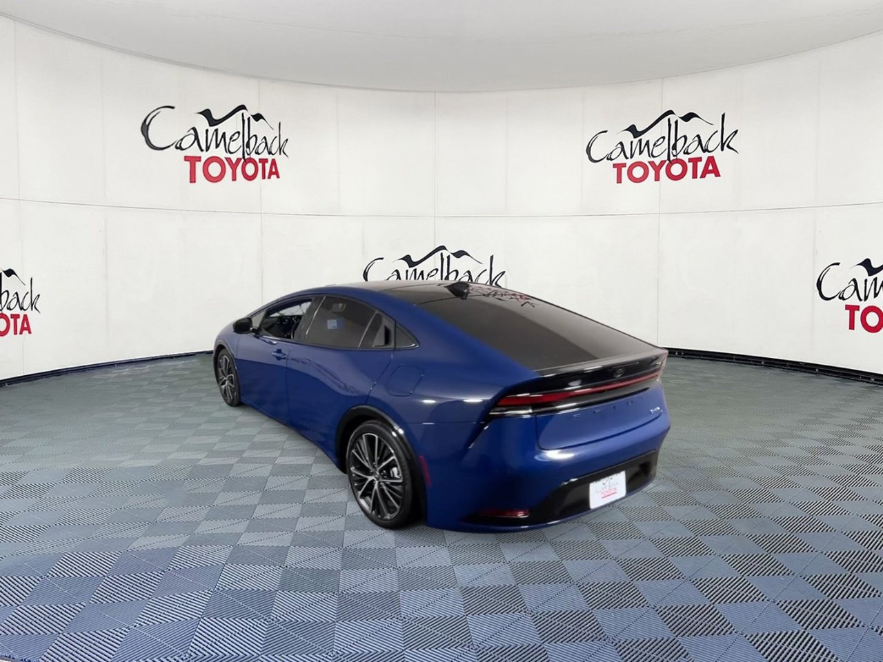 Used 2024 Toyota Prius Limited FWD image 8