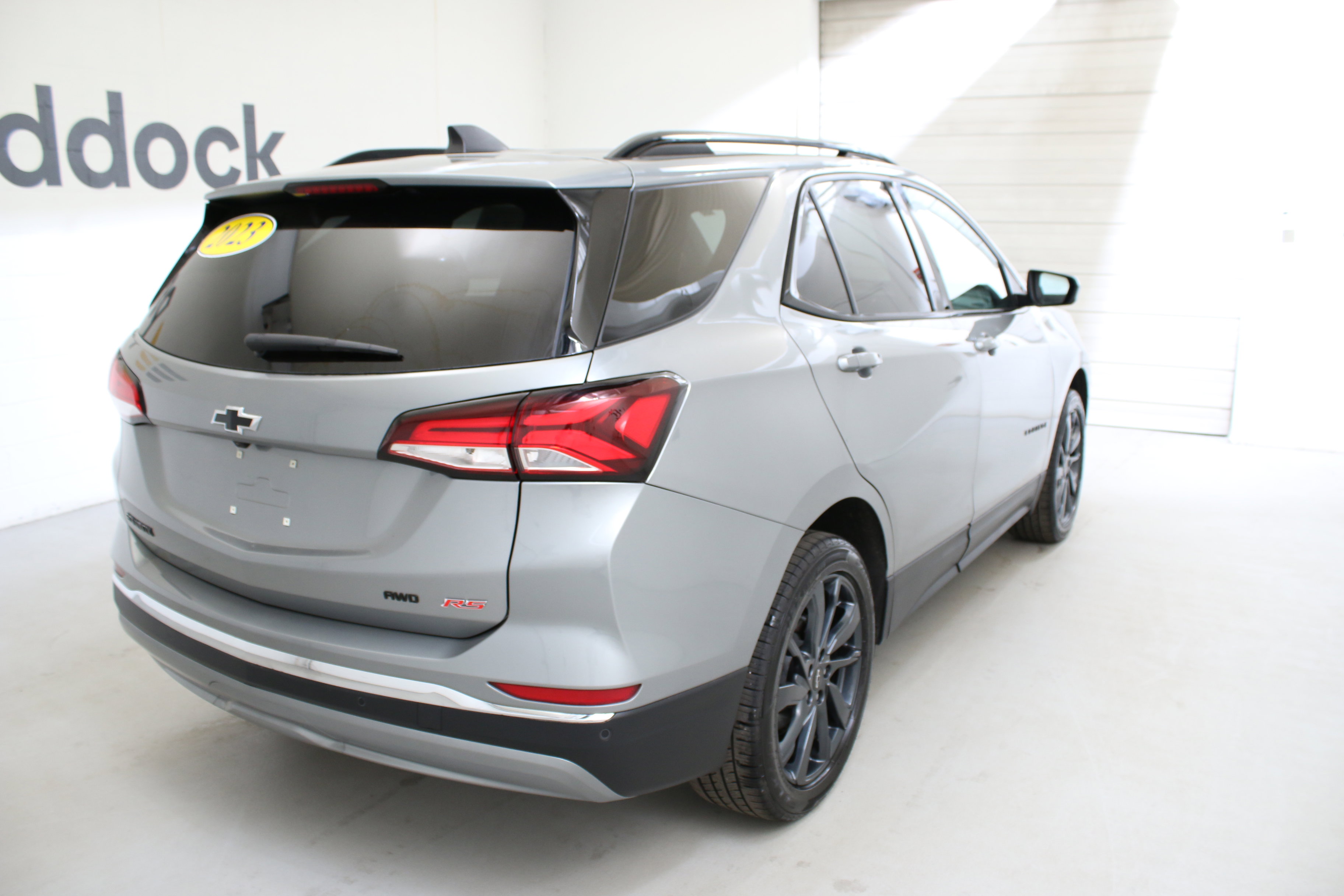 Used 2023 Chevrolet Equinox RS AWD/4WD image 9