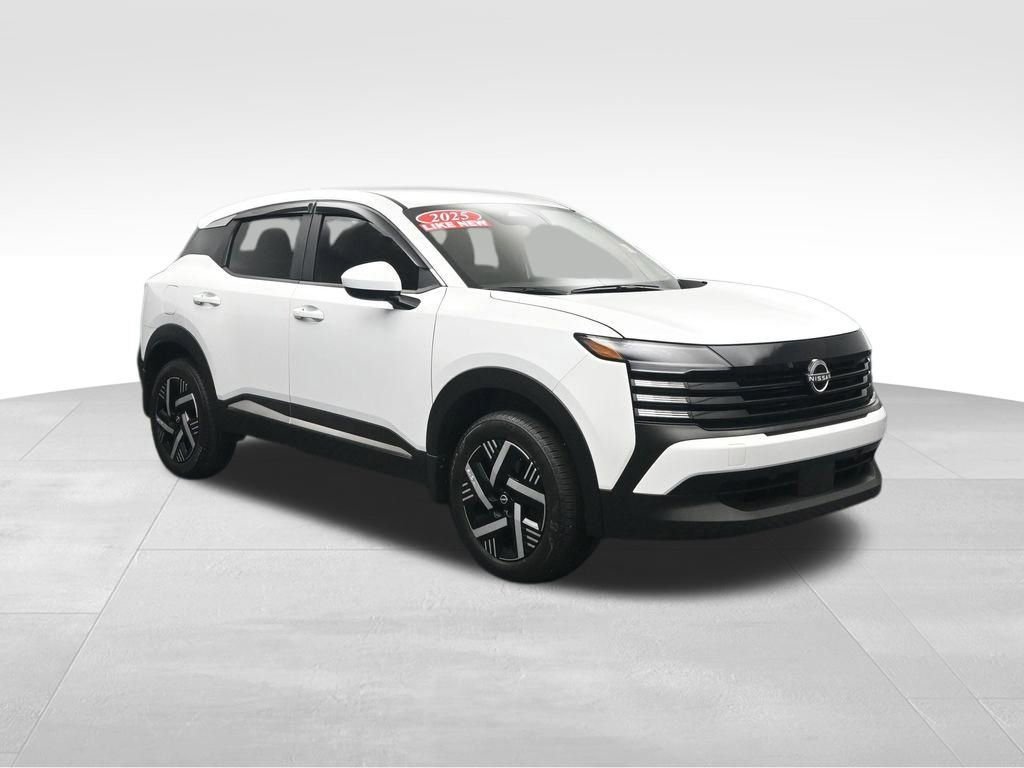 Used 2025 Nissan Kicks SV FWD image 7