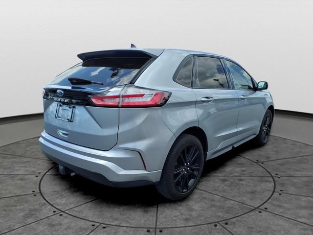 Used 2024 Ford Edge ST-Line w/ Class II Trailer Tow Package AWD/4WD image 4