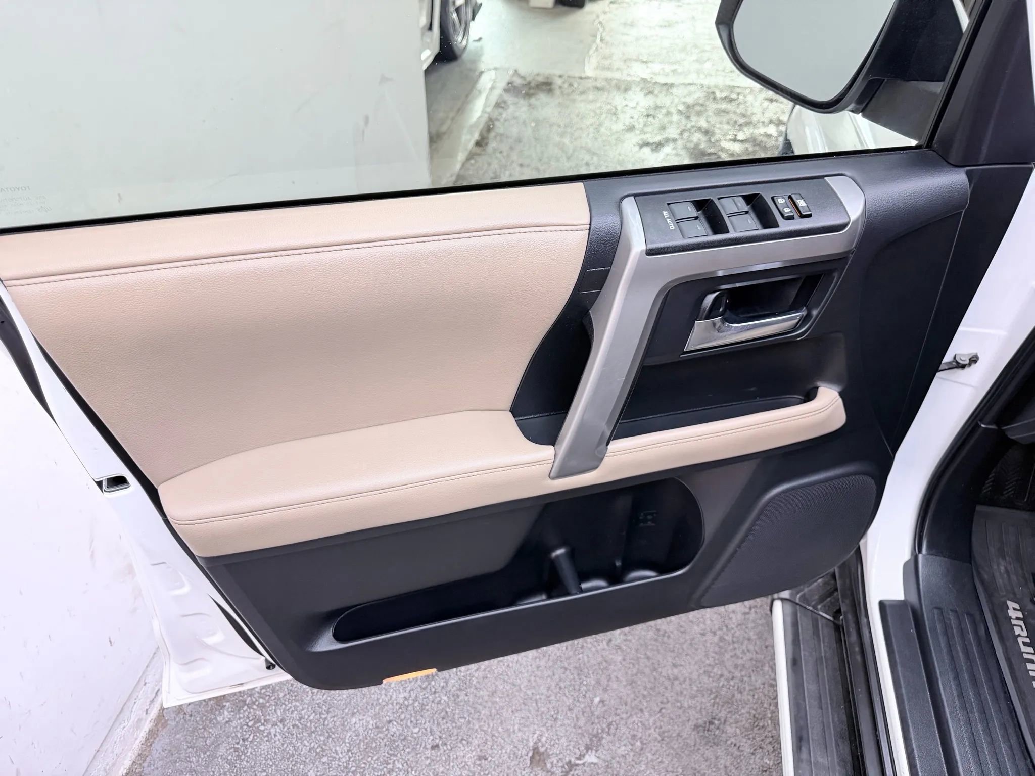 Used 2015 Toyota 4Runner SR5 image 15