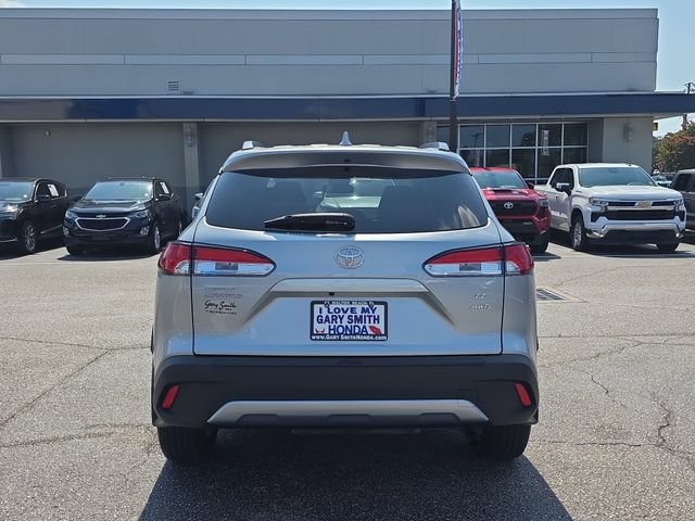 Used 2022 Toyota Corolla Cross LE AWD/4WD image 5