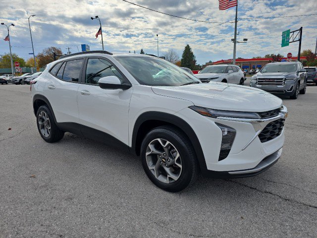 Used 2024 Chevrolet Trax LT w/ Driver Confidence Package