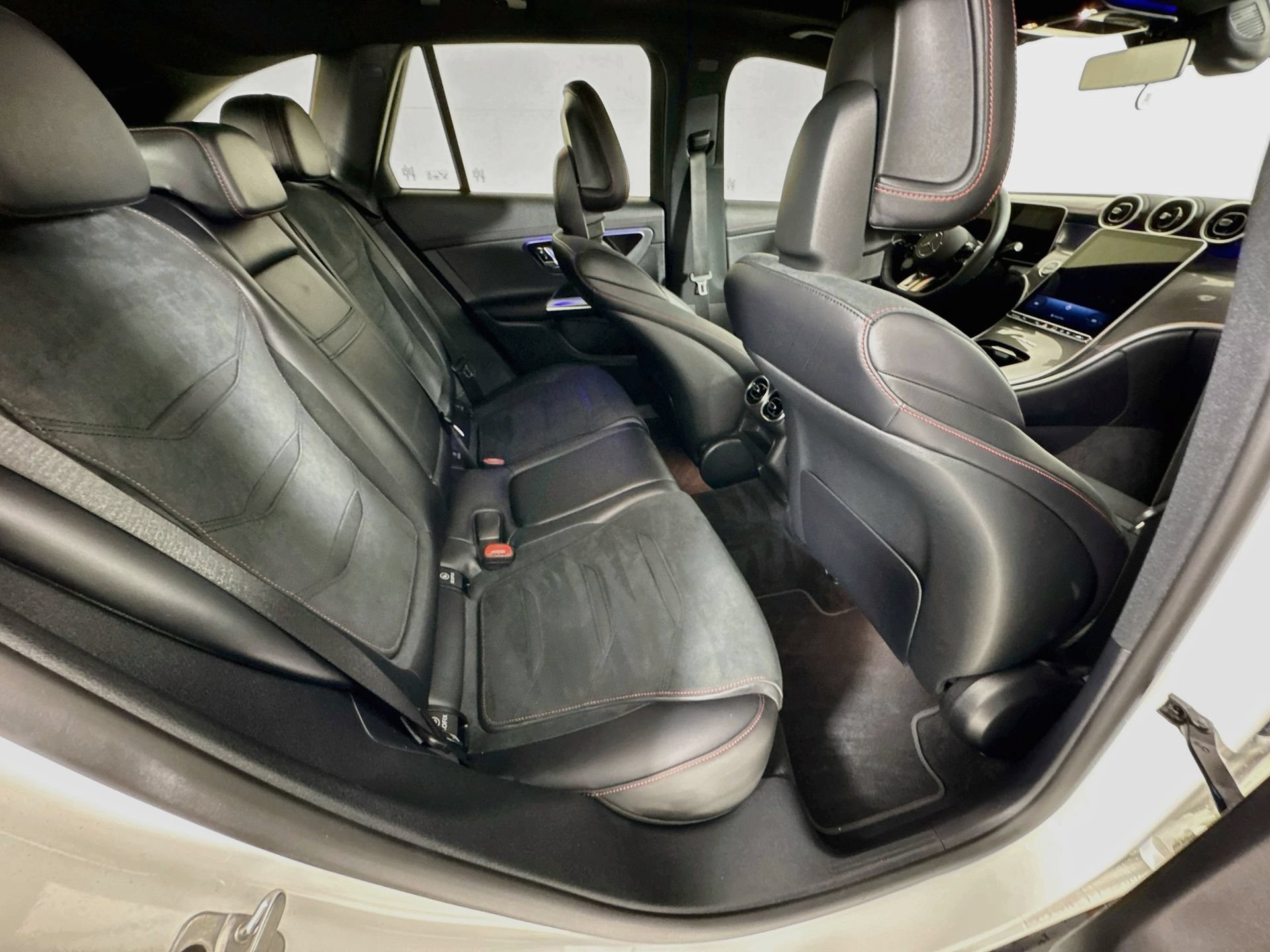 Certified 2025 Mercedes-Benz GLC 43 AMG 4MATIC image 28