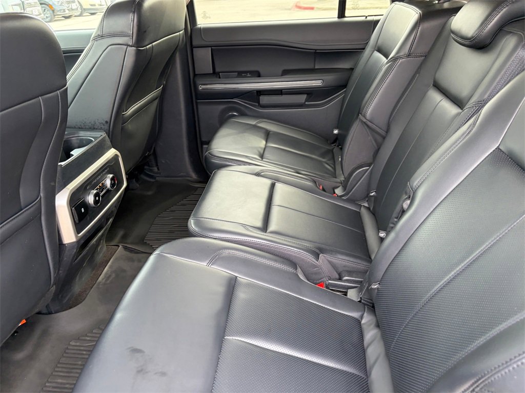 Used 2023 Ford Expedition XLT image 25