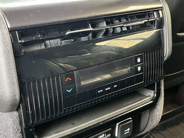 Used 2024 Jeep Wagoneer L 4WD image 20