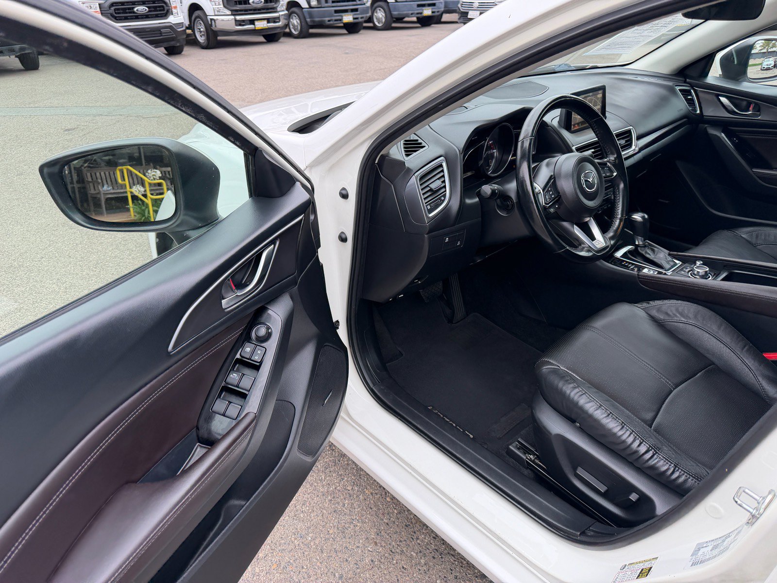 Used 2018 MAZDA MAZDA3 Grand Touring FWD image 15