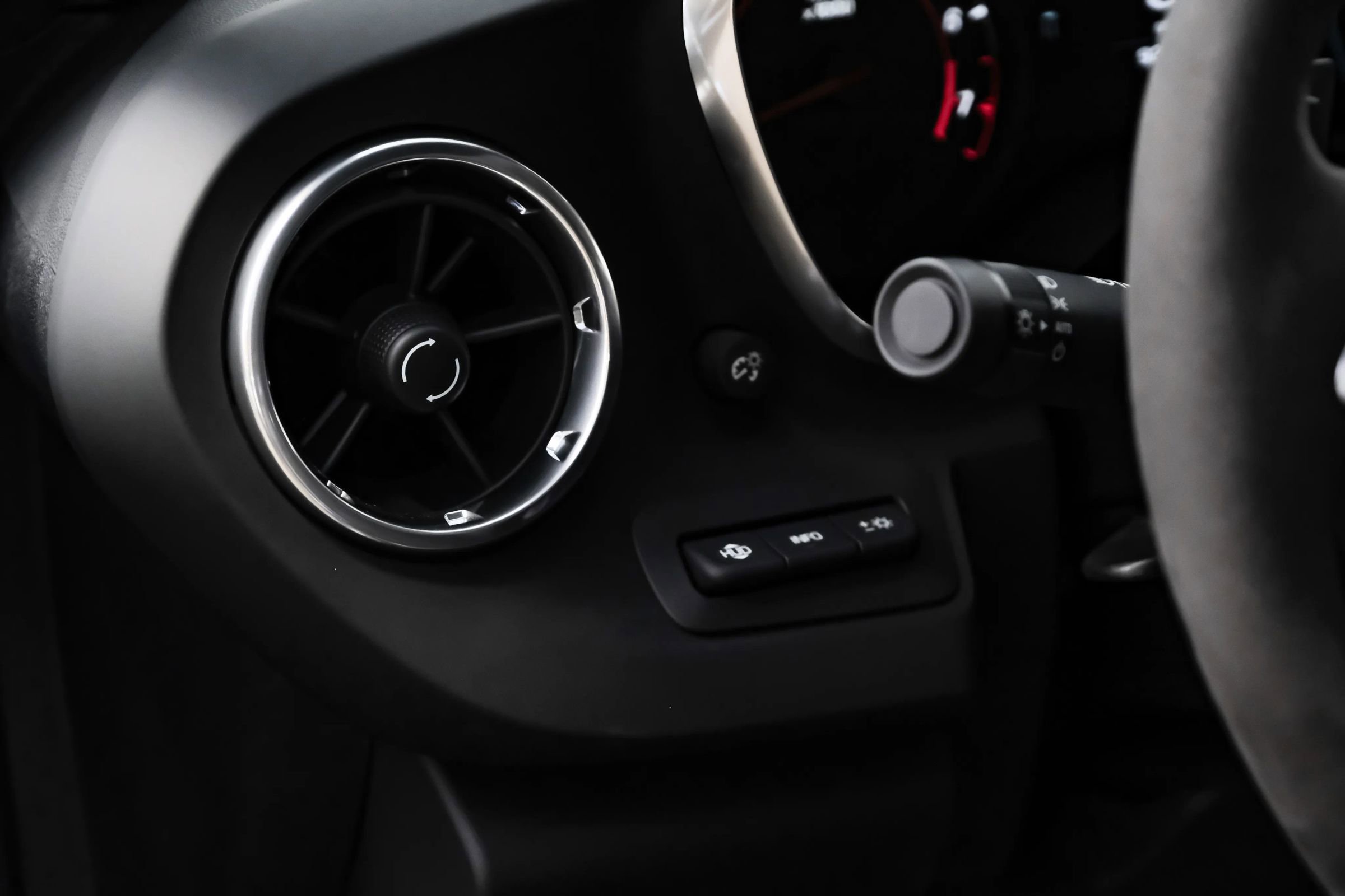 Used 2018 Chevrolet Camaro ZL1 image 13