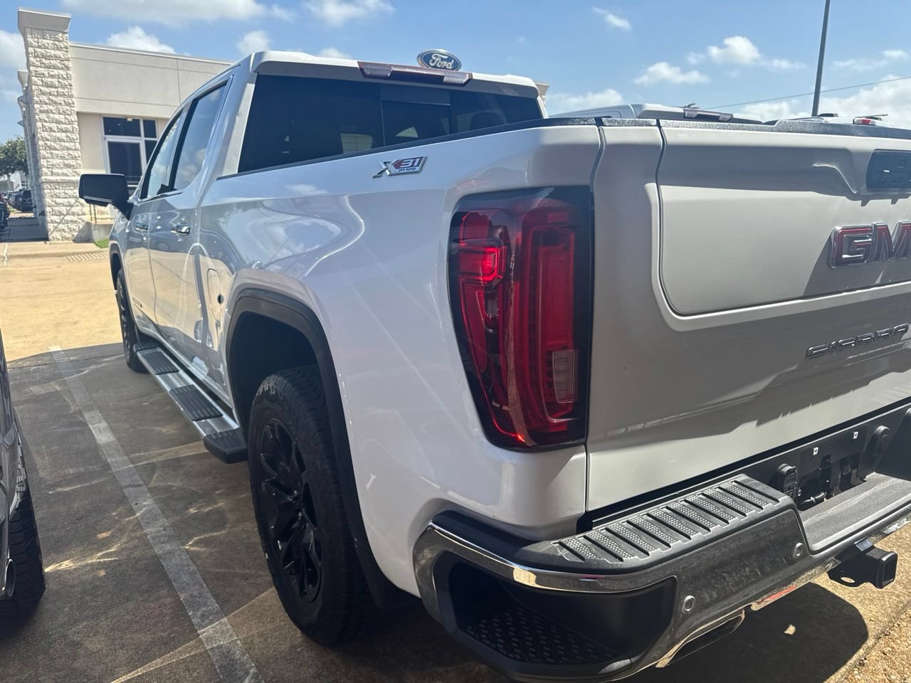 Used 2020 GMC Sierra 1500 SLT w/ SLT Premium Plus Package AWD/4WD image 7