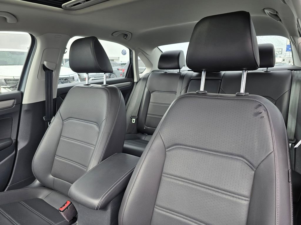 Used 2020 Volkswagen Passat 2.0T SE image 26