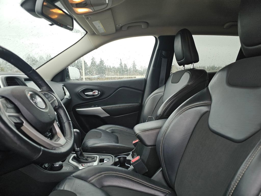 Used 2018 Jeep Cherokee Latitude Plus w/ Cold Weather Group image 24