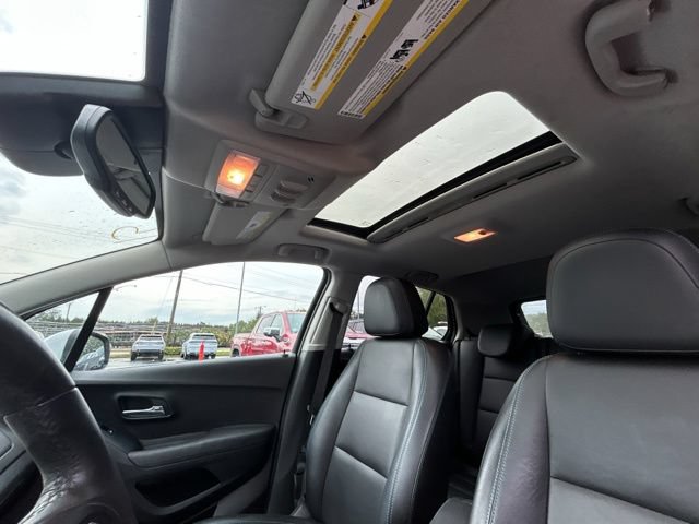 Used 2015 Chevrolet Trax LTZ AWD/4WD image 35