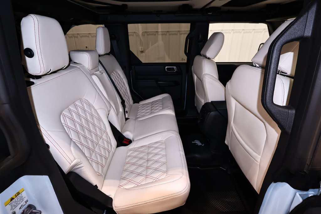 Used 2025 Ford Bronco Heritage Edition AWD/4WD image 16