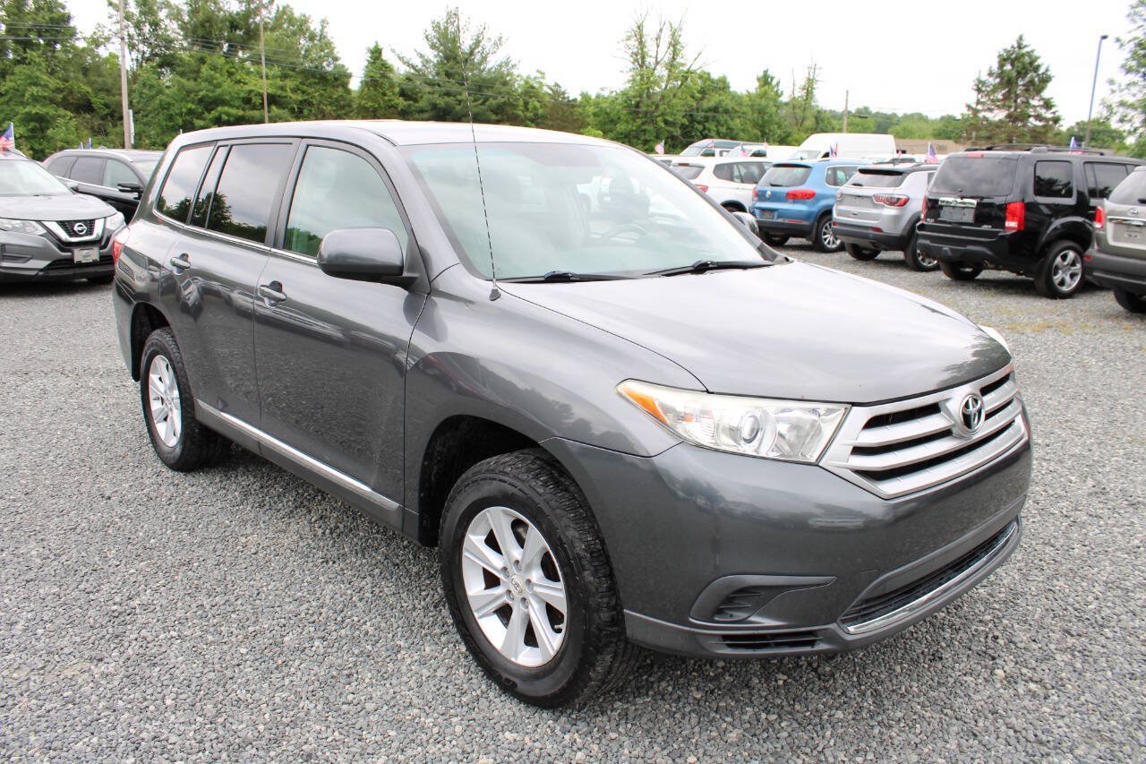 Used 2011 Toyota Highlander 4WD w/ Tow Pkg image 4