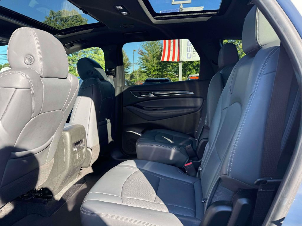 Used 2024 Buick Enclave Essence w/ Experience Buick Package AWD/4WD image 13