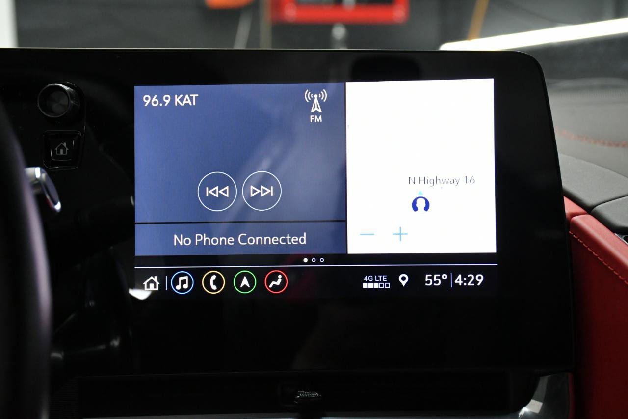 Used 2020 Chevrolet Corvette Stingray Premium Cpe w/ 3LT Preferred Equipment Group image 45