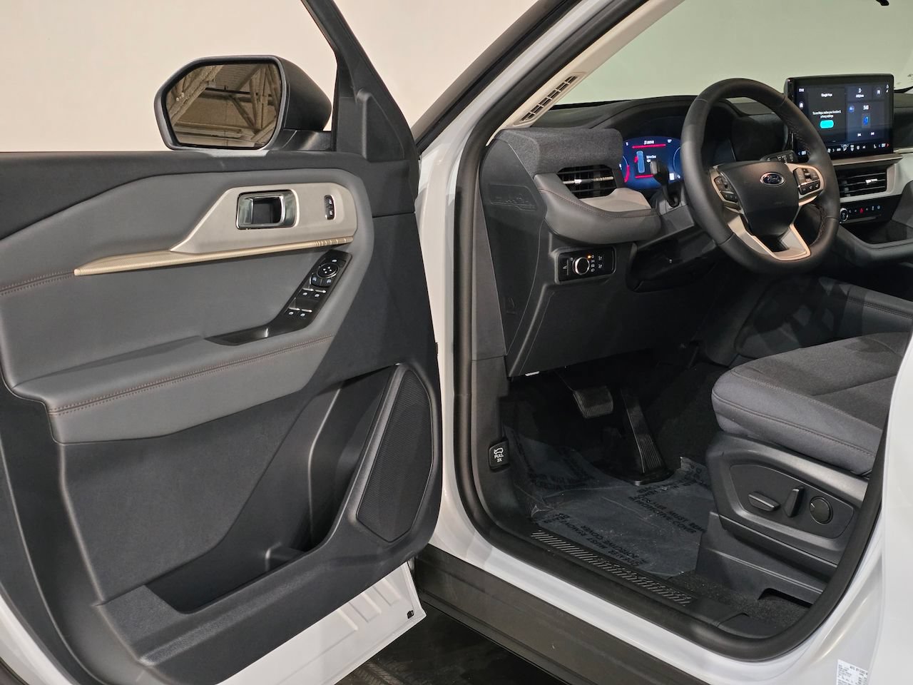 New 2026 Ford Explorer Active AWD/4WD image 16