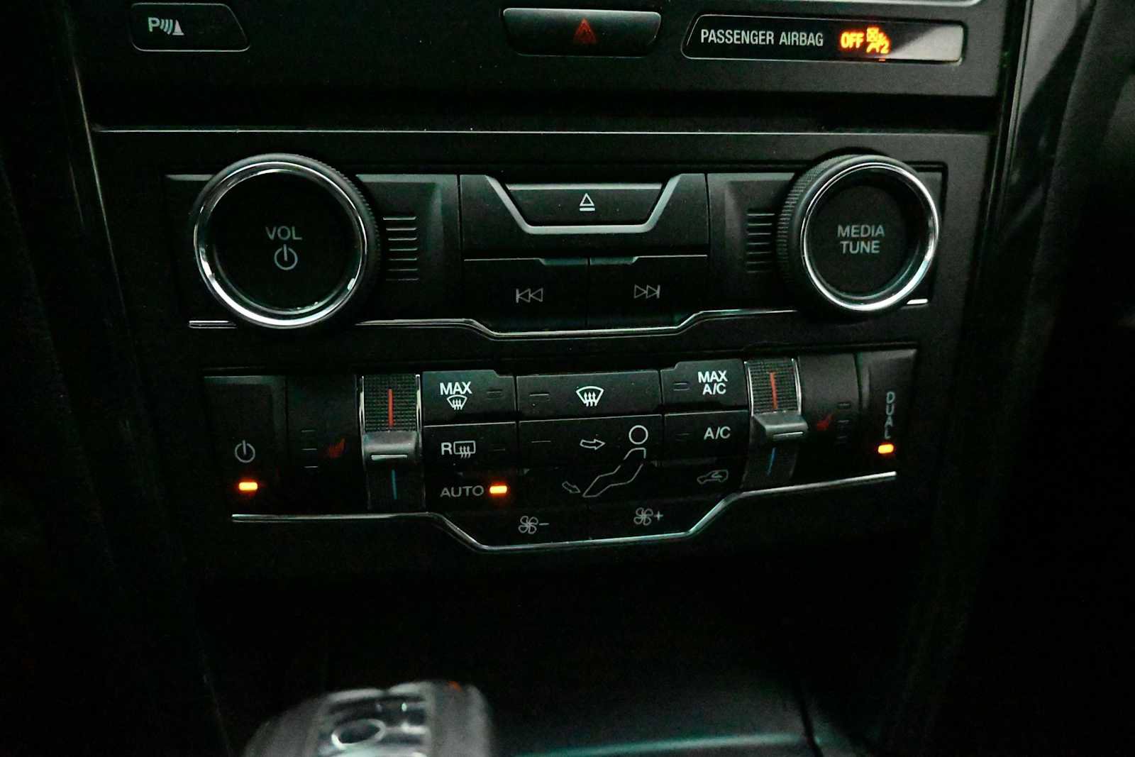 Used 2016 Ford Explorer XLT w/ Equipment Group 202A AWD/4WD image 15