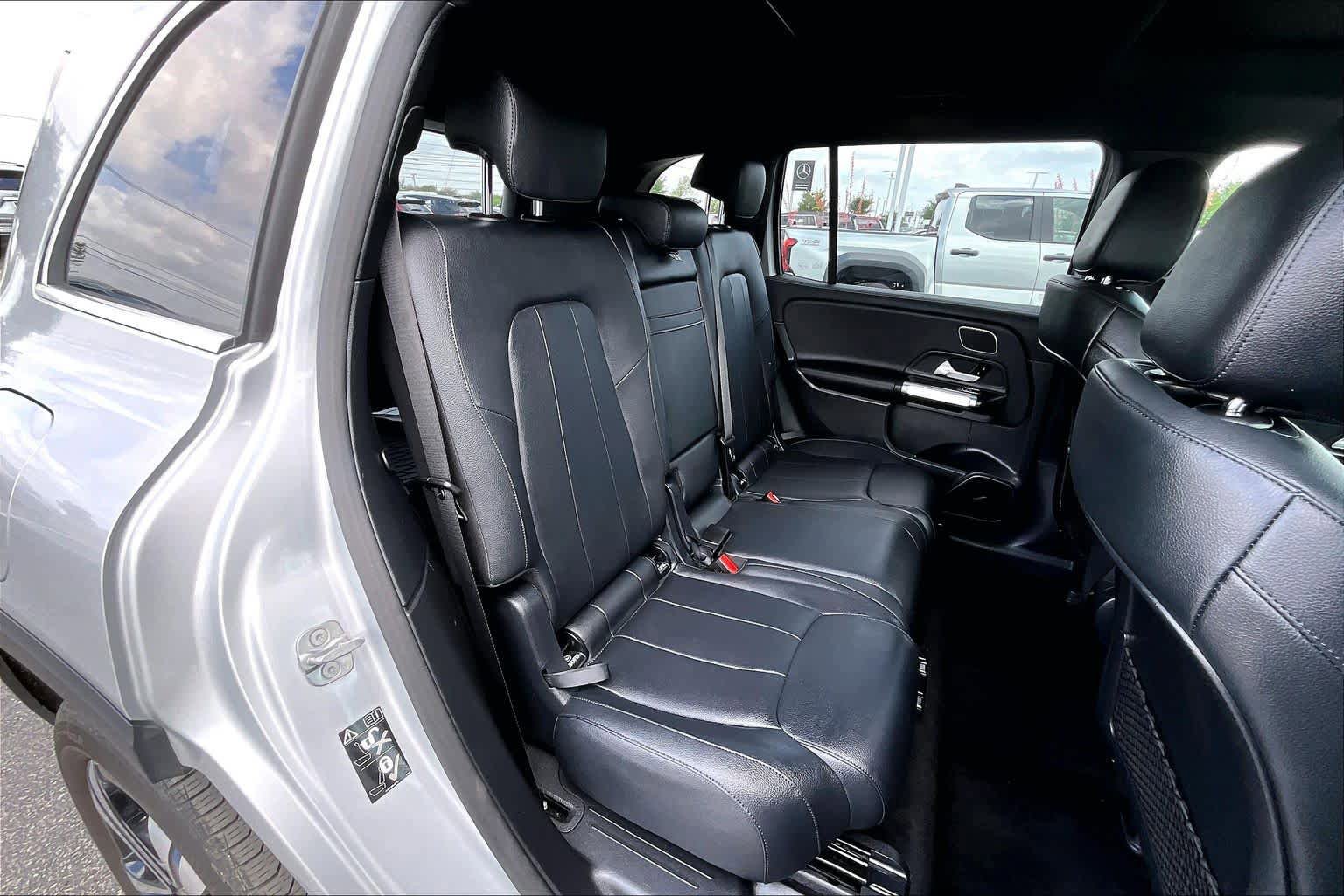 Used 2023 Mercedes-Benz EQB 300 4MATIC image 19