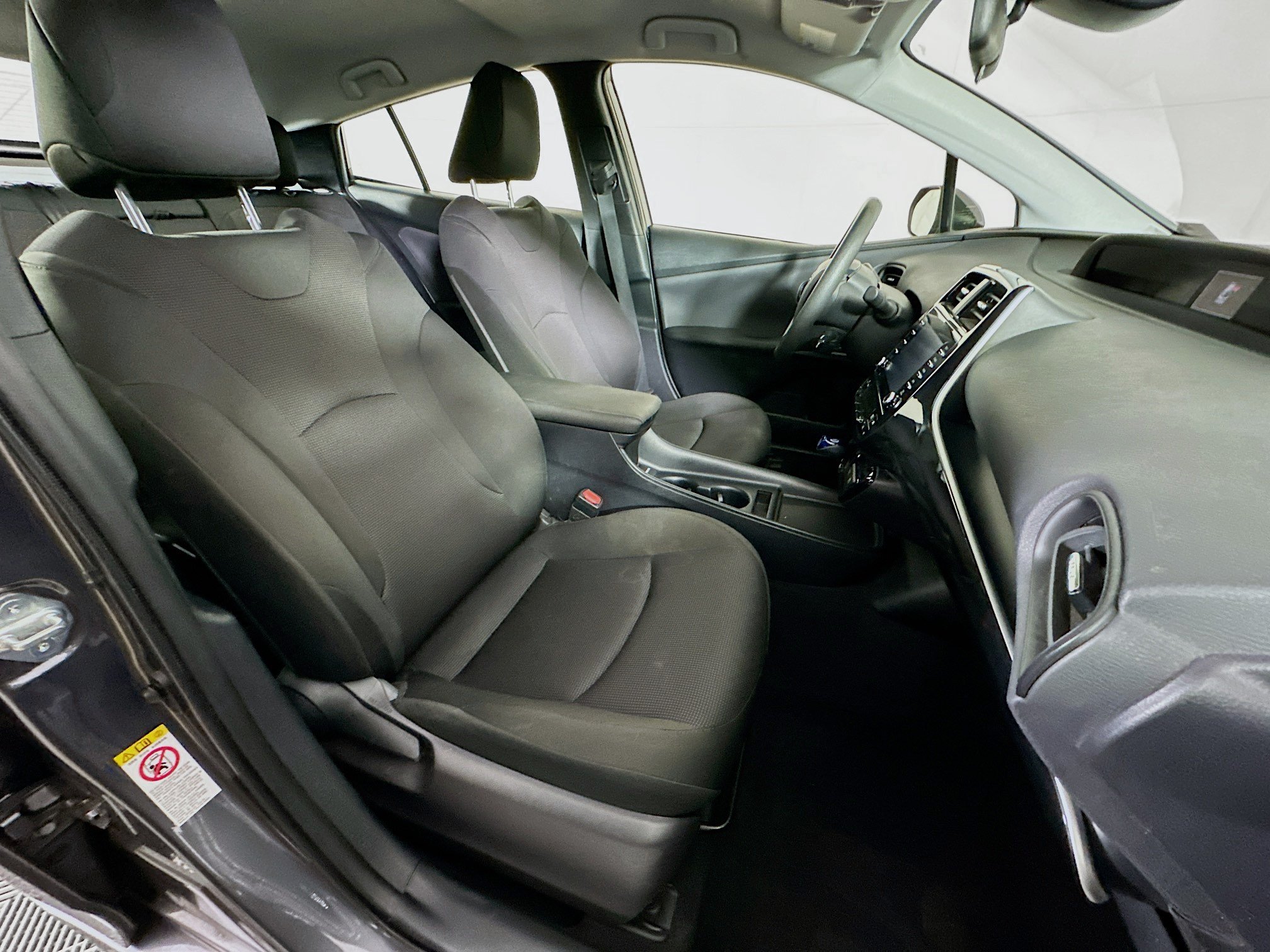 Used 2021 Toyota Prius L Eco w/ Carpet Mat Package (TMS) FWD image 28