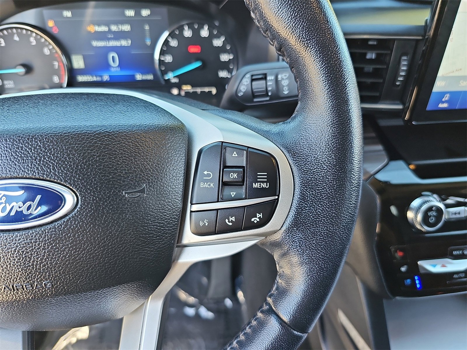 Used 2023 Ford Explorer Limited image 20