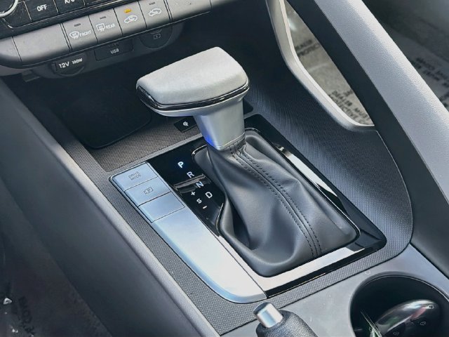 Certified 2026 Hyundai Elantra Sport FWD image 17
