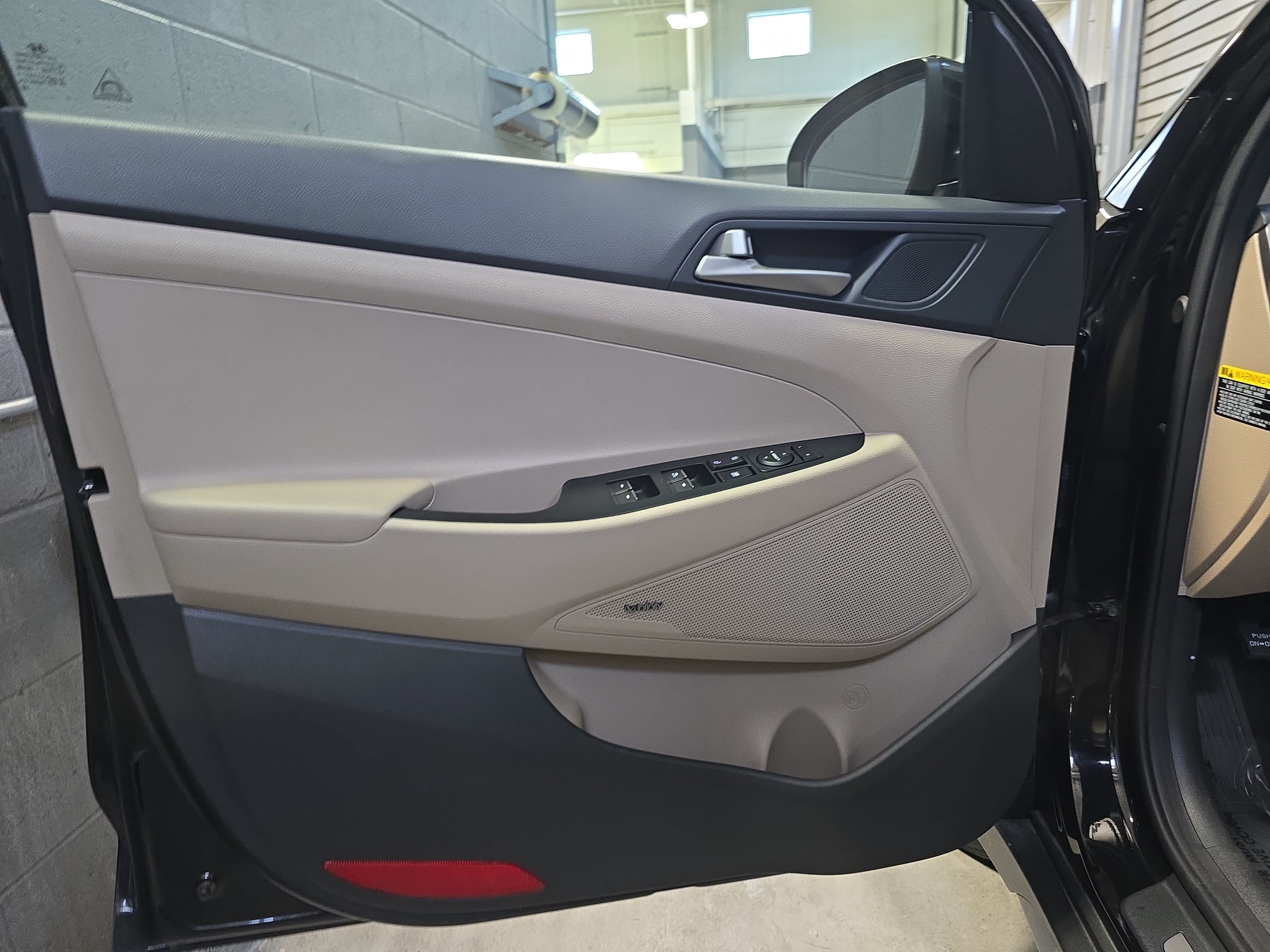 Used 2018 Hyundai Tucson Limited w/ Ultimate Package 02 FWD image 25