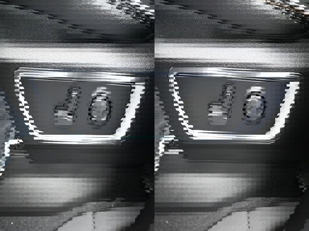 New 2025 RAM 1500 Laramie w/ Night Edition image 12