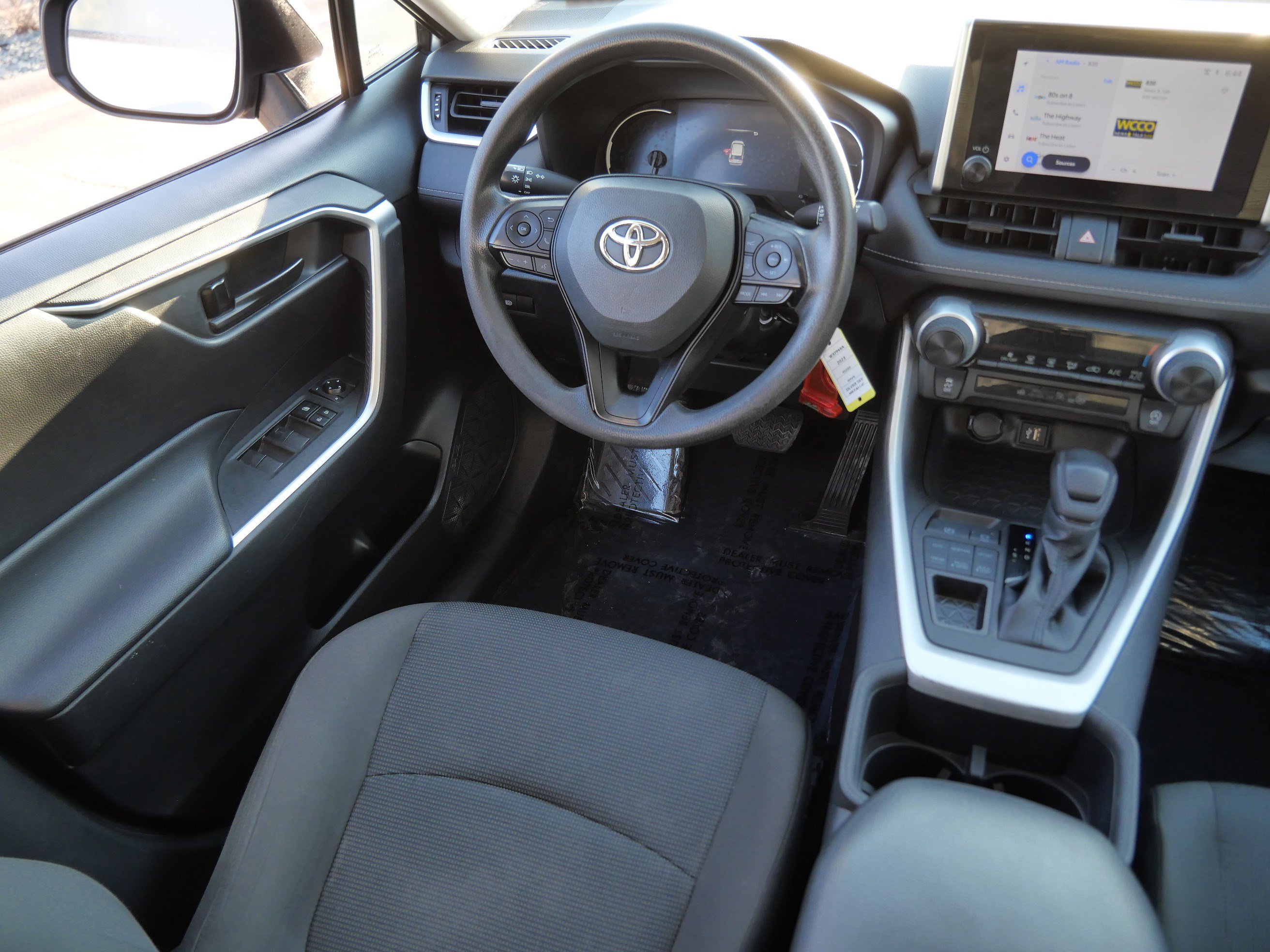Certified 2023 Toyota RAV4 LE AWD/4WD image 10