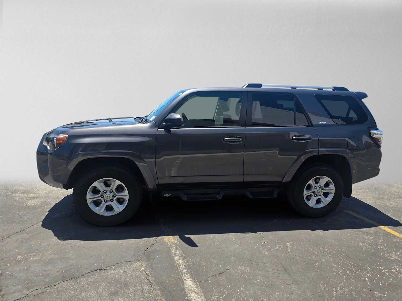 Used 2023 Toyota 4Runner SR5 AWD/4WD image 6