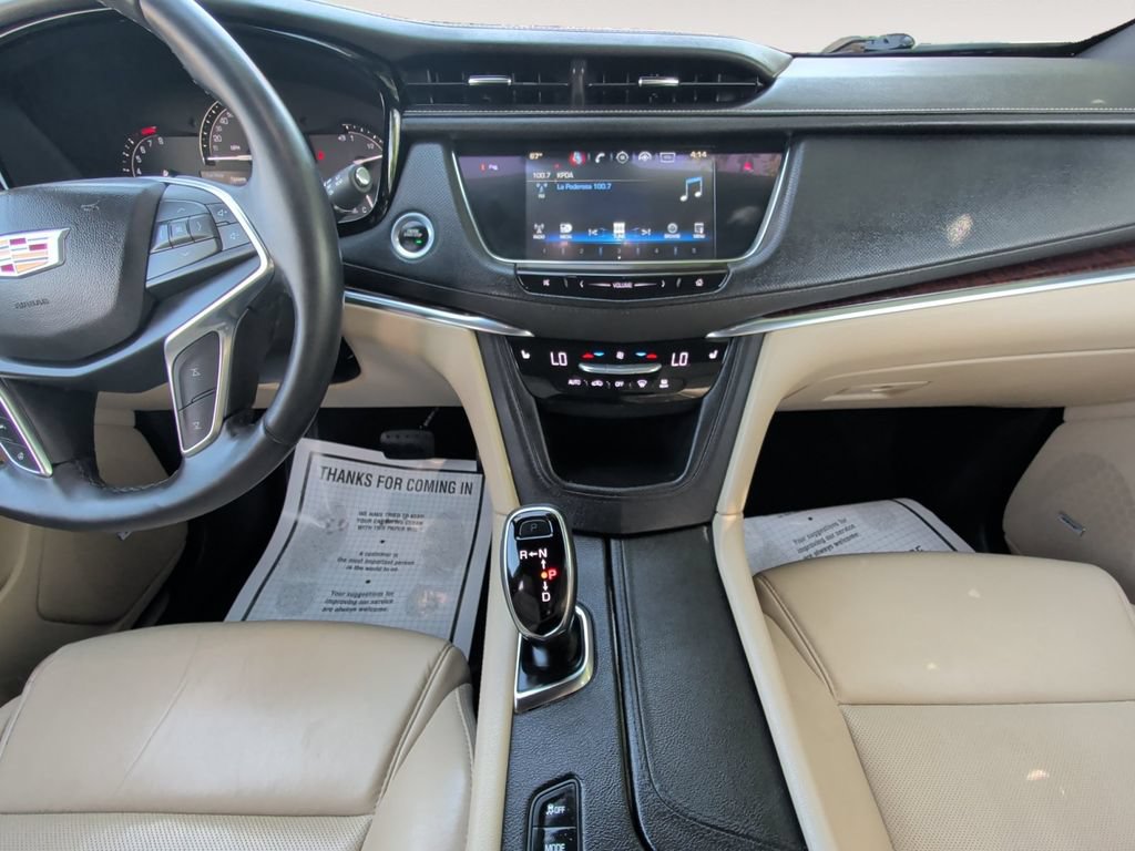 Used 2018 Cadillac XT5 Luxury w/ Driver Awareness Package AWD/4WD image 11