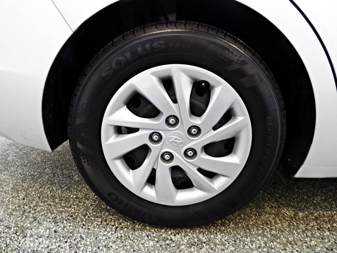 Used 2019 Hyundai Elantra SE FWD image 20