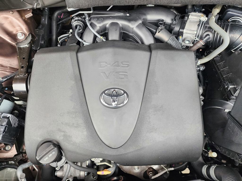 Used 2019 Toyota Highlander Limited FWD image 28