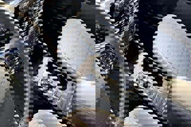 Used 2022 Ford Escape SE w/ Cold Weather Package image 16