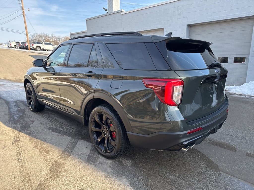 Used 2022 Ford Explorer ST w/ ST Street Pack image 5