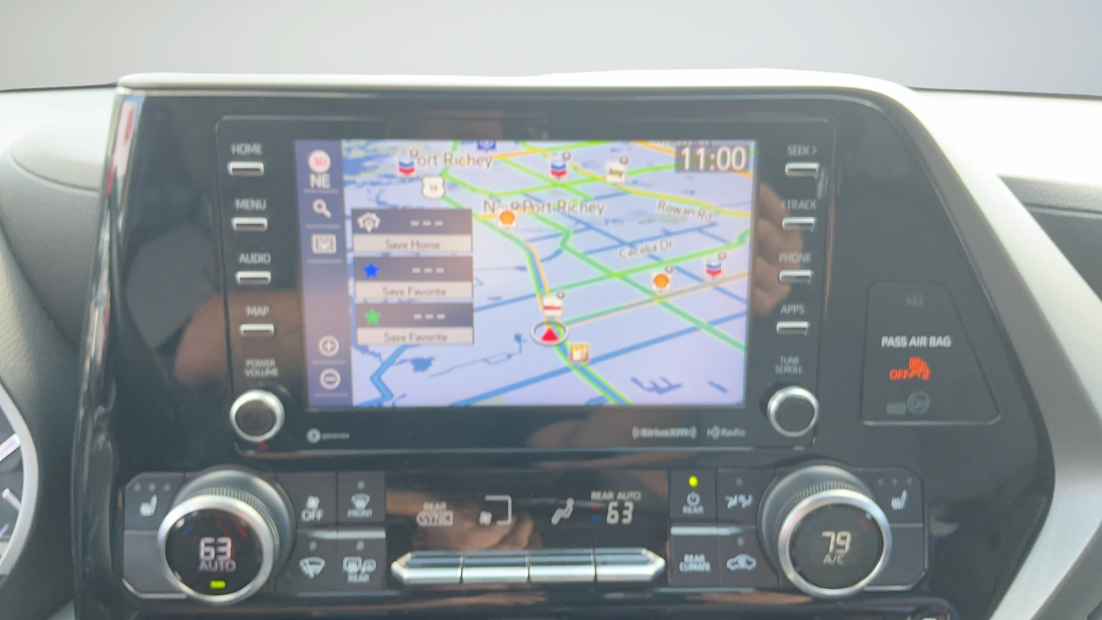 Used 2021 Toyota Highlander XLE AWD/4WD image 32