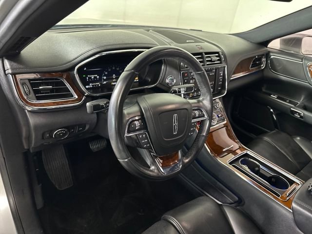 Used 2017 Lincoln Continental Select image 13