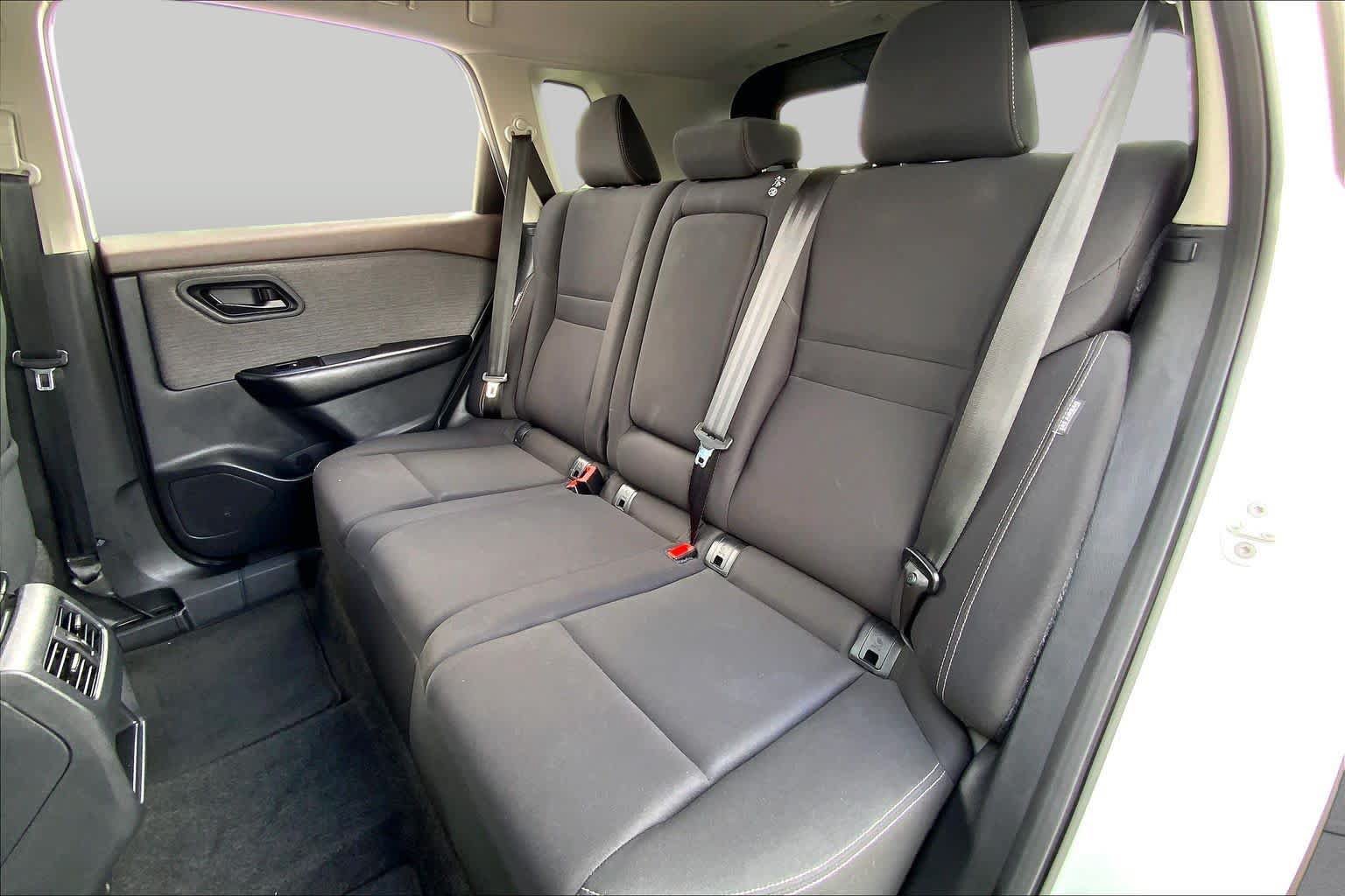 Used 2023 Nissan Rogue S FWD image 19