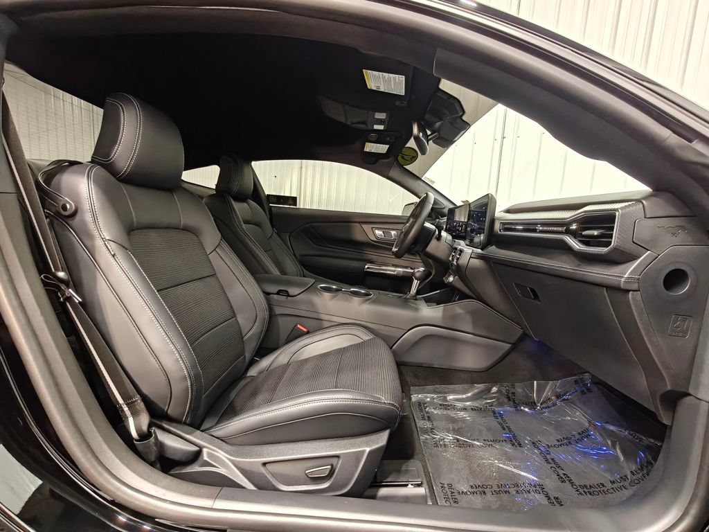 Used 2025 Ford Mustang Premium RWD image 26