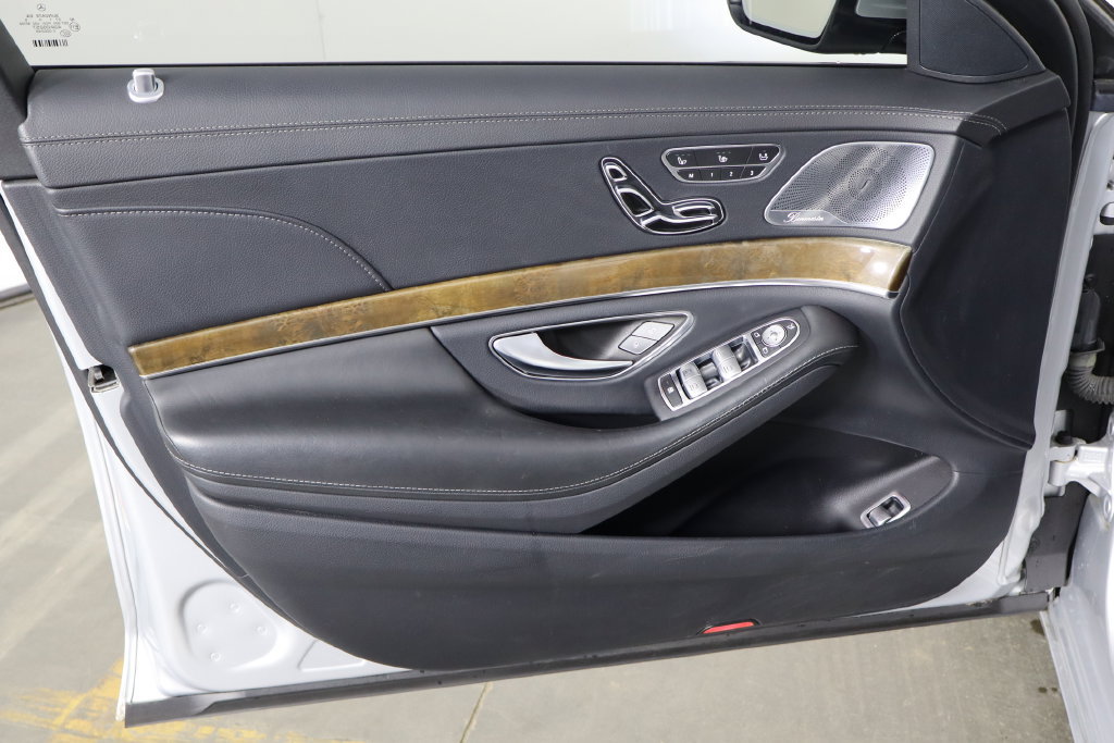 Used 2016 Mercedes-Benz S 550 4MATIC Sedan image 18