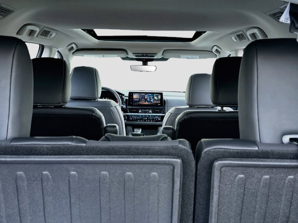 New 2026 Nissan Pathfinder Platinum AWD/4WD image 8
