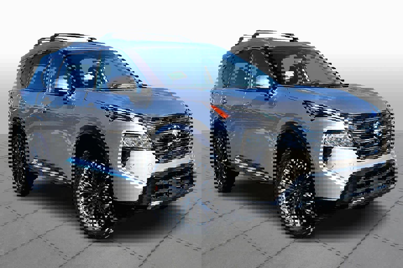 New 2026 Nissan Rogue Platinum image 2