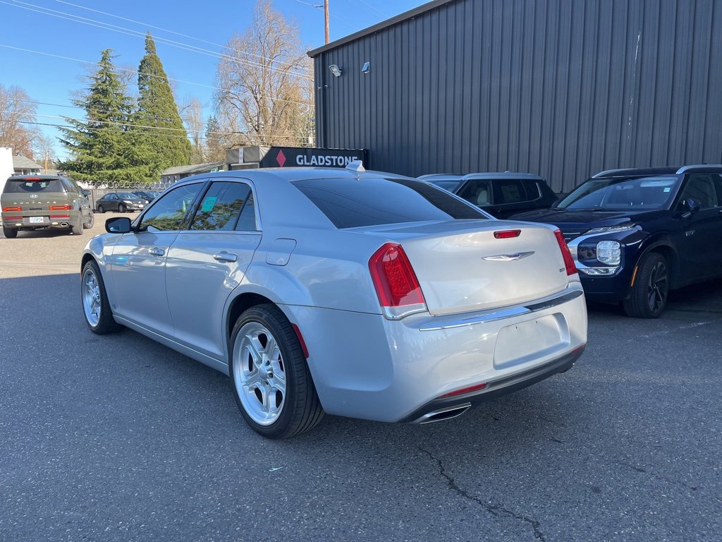 Used 2019 Chrysler 300 Touring image 4