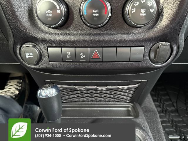 Used 2015 Jeep Wrangler Sport w/ Connectivity Group image 27