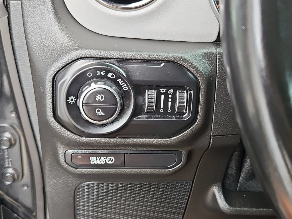 Used 2021 Jeep Gladiator Overland AWD/4WD image 14