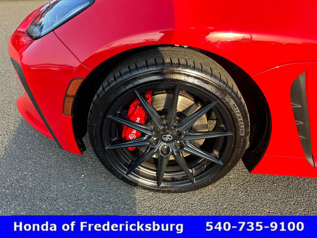 Used 2025 Toyota GR86 Premium w/ Performance Package image 29