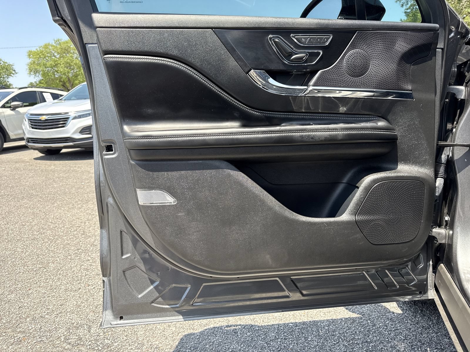 Used 2023 Lincoln Corsair FWD image 13