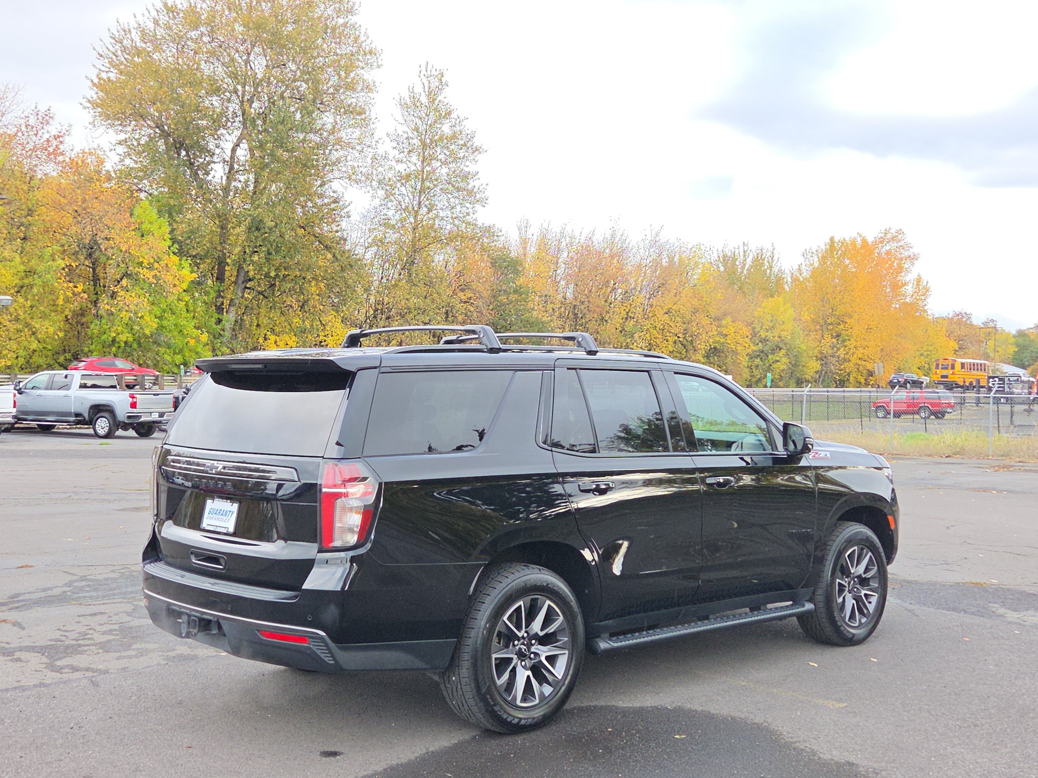 Used 2022 Chevrolet Tahoe Z71 w/ Luxury Package AWD/4WD image 12